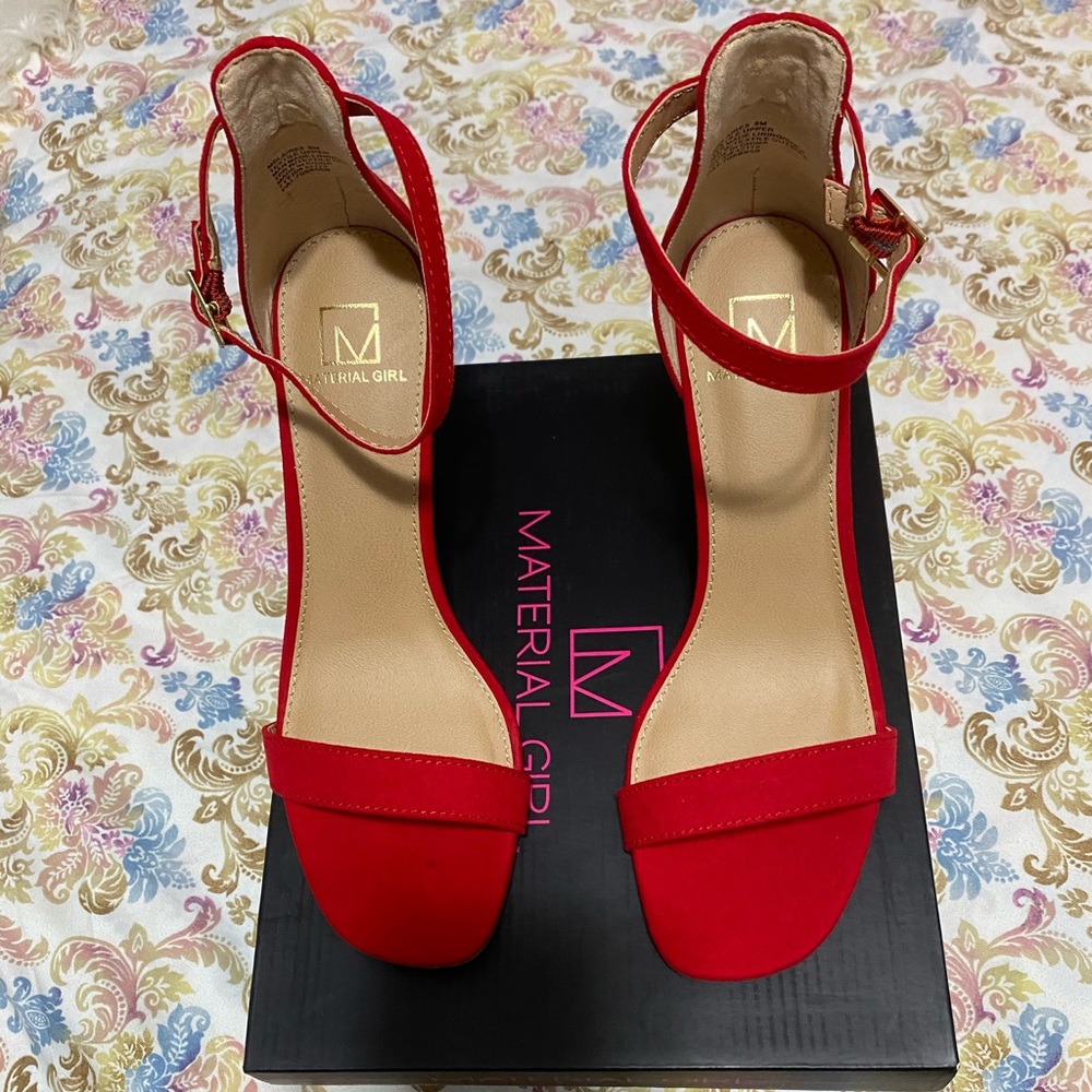 Red Heels Size 8 - Picture 2 of 7